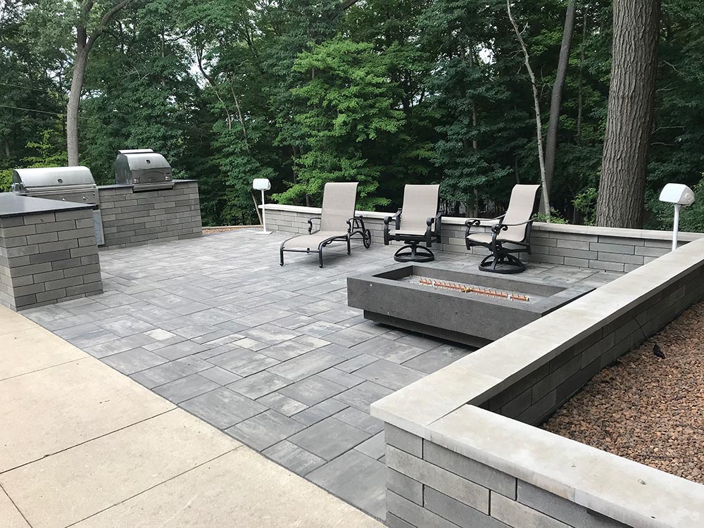 landscaping in Bloomfield Hills